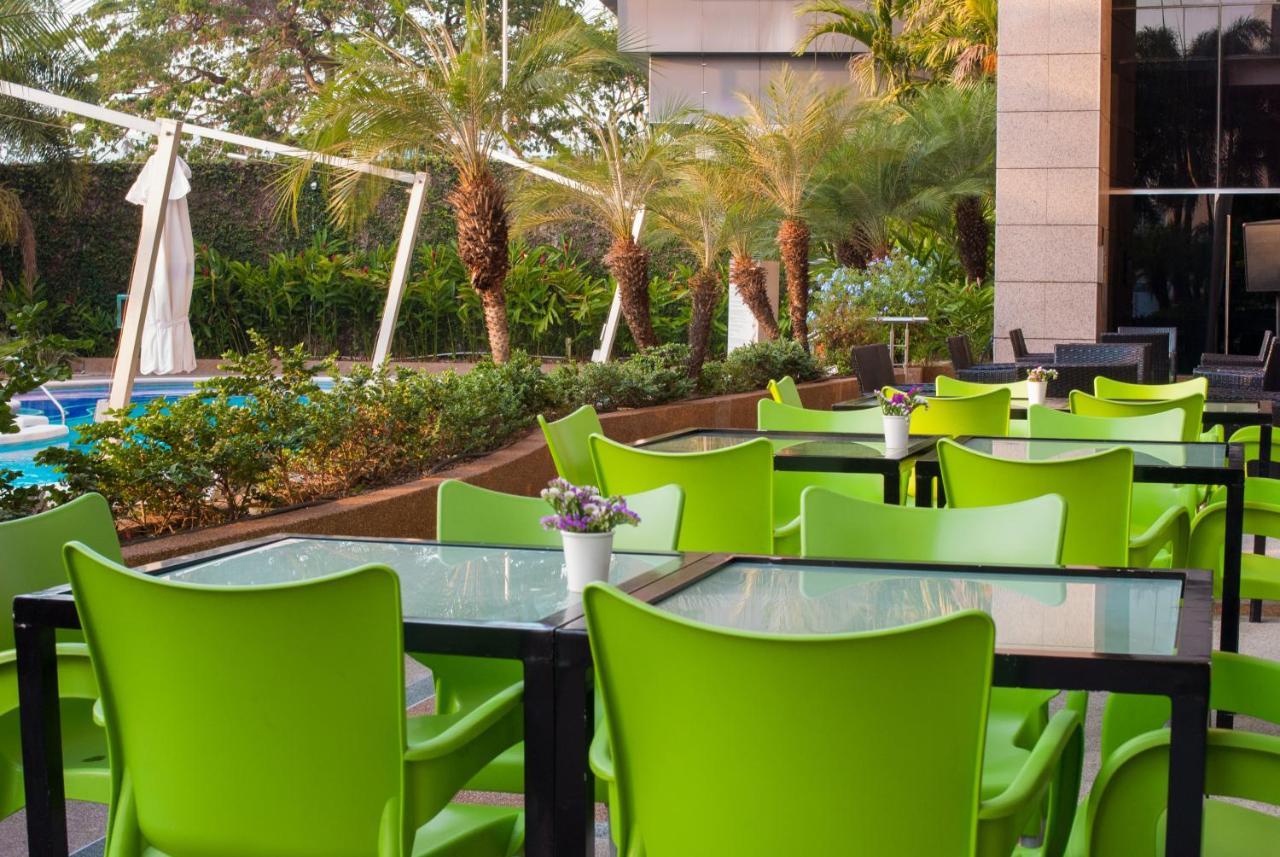 Hotel Hesperia Wtc Valencia Exterior foto
